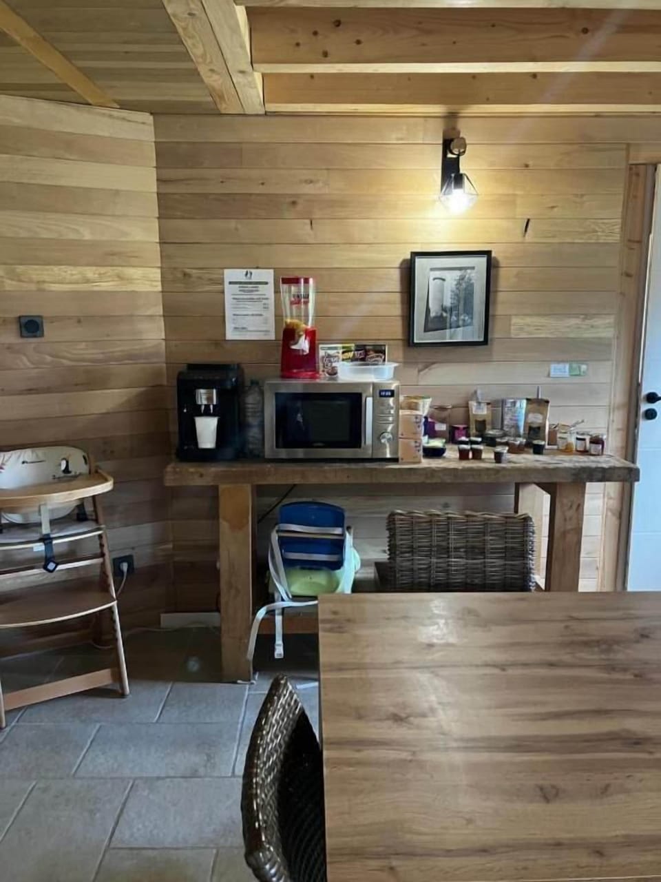 Deluxe Double Room | Dining