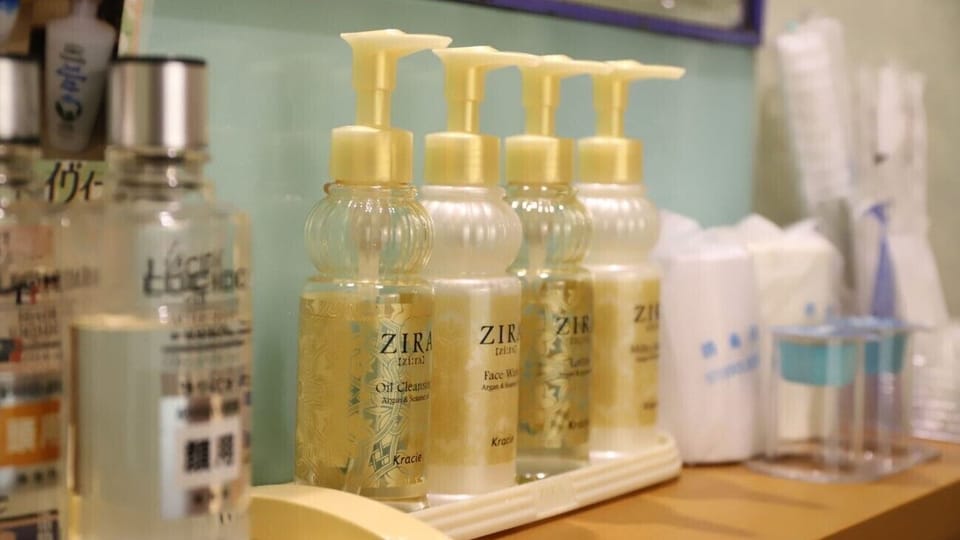 Bathroom amenities