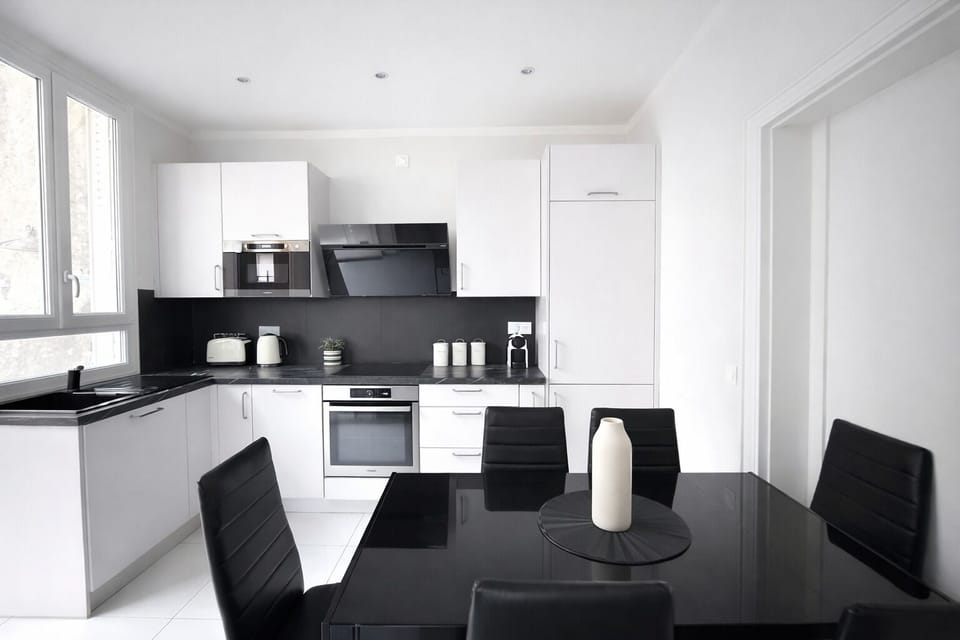 Apartment | Private kitchen | Fridge, microwave, oven, stovetop