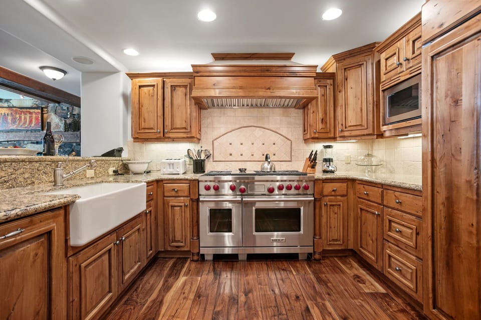 Condo, 3 Bedrooms | Private kitchen | Coffee/tea maker, fridge, oven, toaster