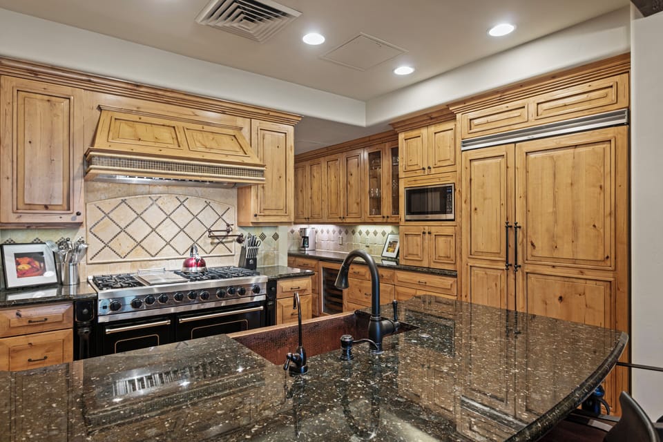 Condo, 2 Bedrooms | Private kitchen | Coffee/tea maker, fridge, oven, toaster