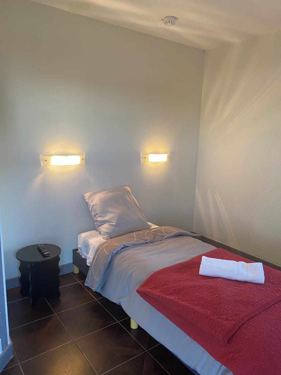 Single Room | Free WiFi