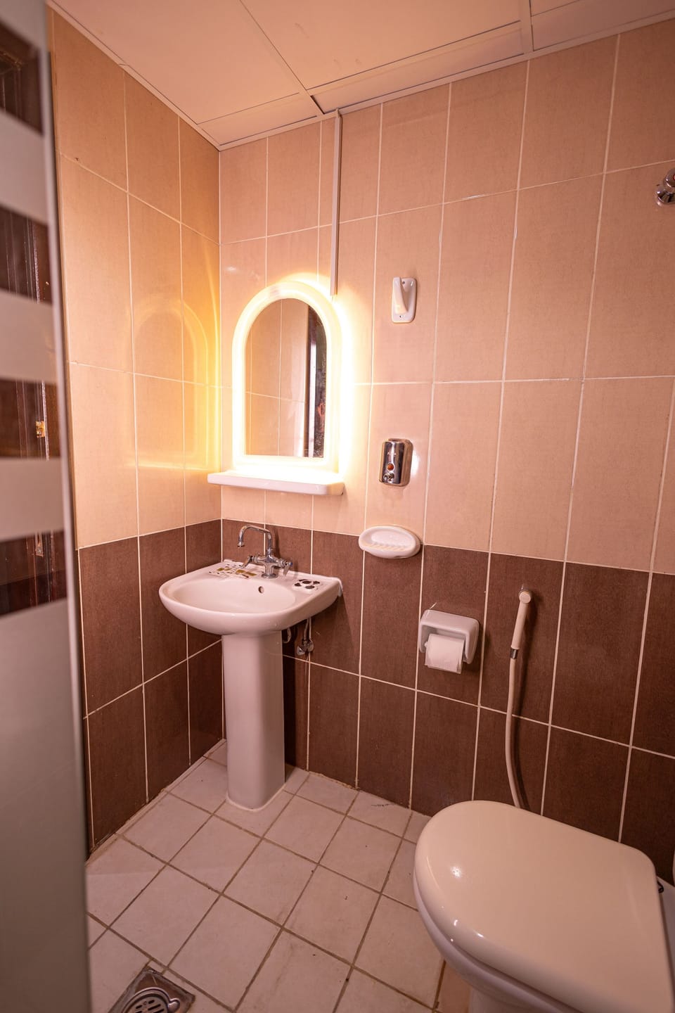 Separate tub and shower, hair dryer, bidet, towels