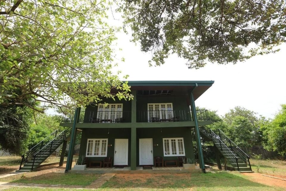 pavona lake hotel Hotel in Dambulla