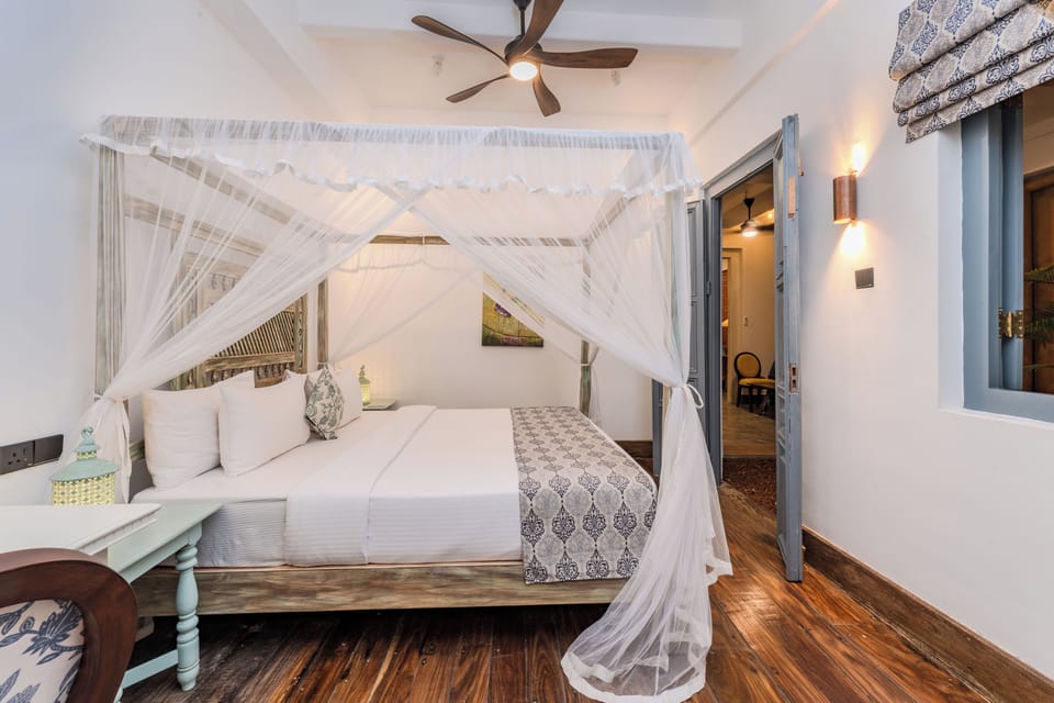 Elite Double Room | Hypo-allergenic bedding, down comforters, Select Comfort beds