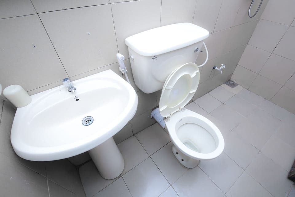 Deluxe Double Room, 1 King Bed, Non Smoking, Terrace | Bathroom | Shower, free toiletries, towels