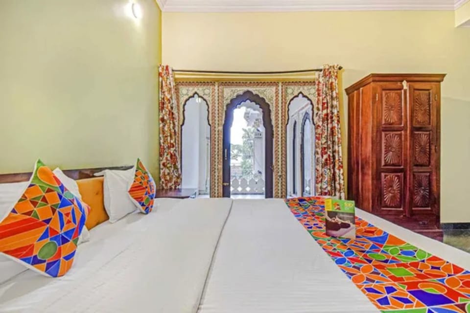 Egyptian cotton sheets, premium bedding, free WiFi, bed sheets