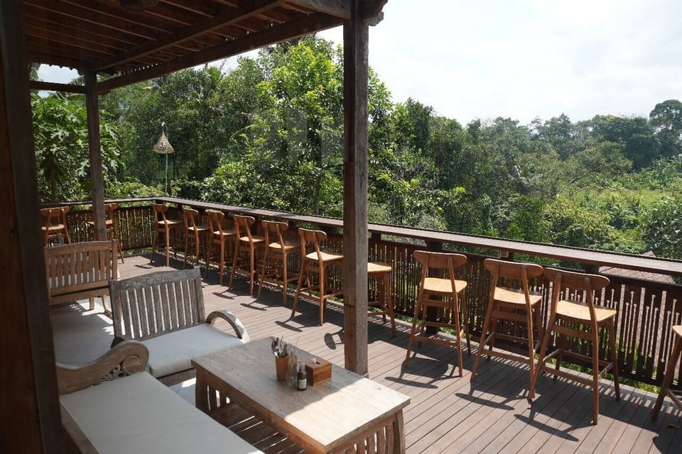Deluxe Villa, Garden View | Outdoor dining