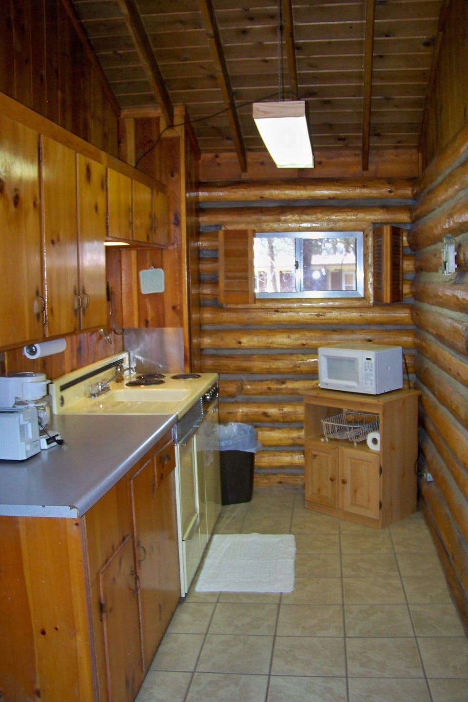 Cabin, 1 Bedroom (Cabin 10 - Duplex with cabin 11) | Private kitchenette | Coffee/tea maker, microwave, oven, stovetop