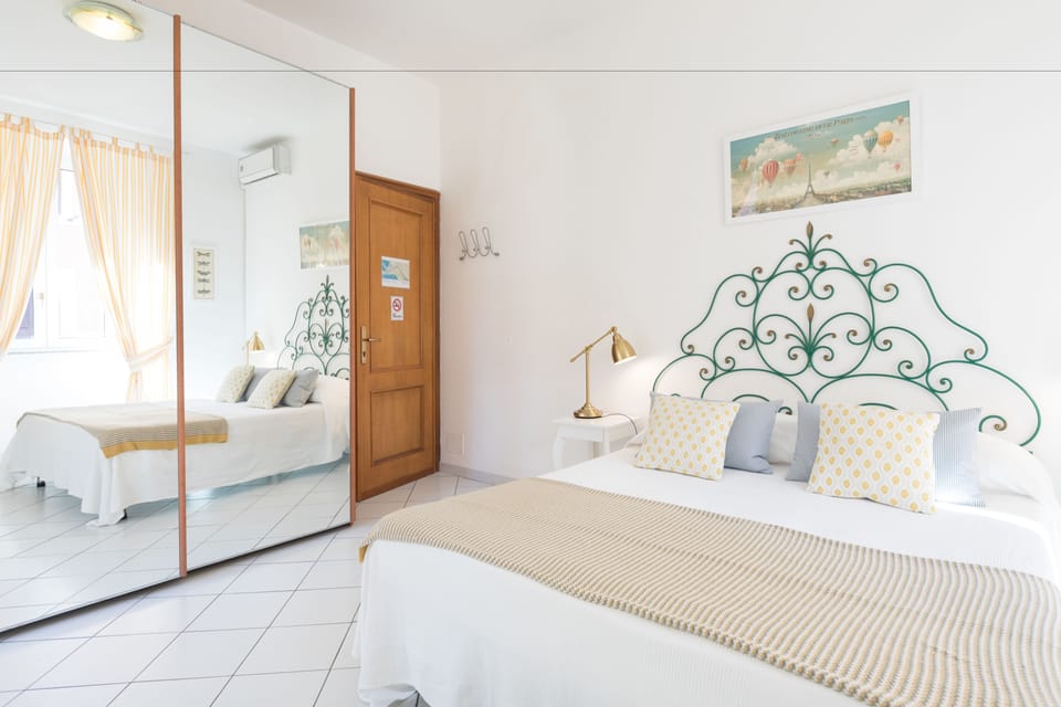Classic Room, 1 Double Bed, Ensuite | Free WiFi, bed sheets