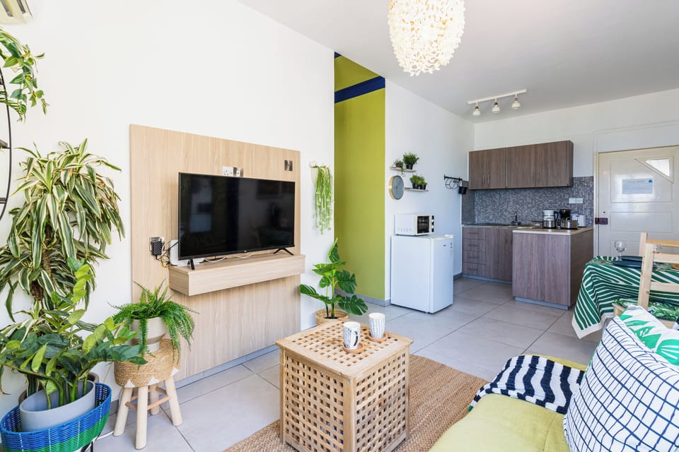 Comfort Apartment, 1 Double Bed with Sofa bed, Kitchenette, Sea View | Living area | Smart TV, Netflix, books, streaming services