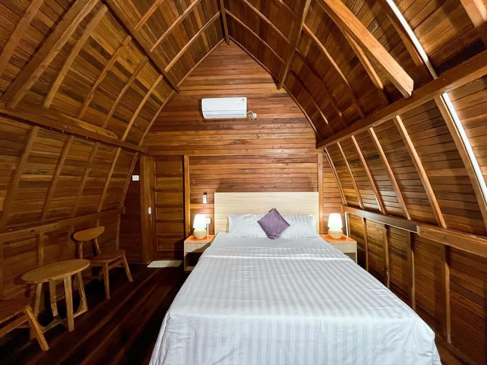 Basic Double Room, Balcony, Courtyard View | Blackout drapes, iron/ironing board, free WiFi