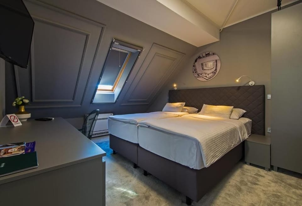 Double or Twin Room | WiFi (free)