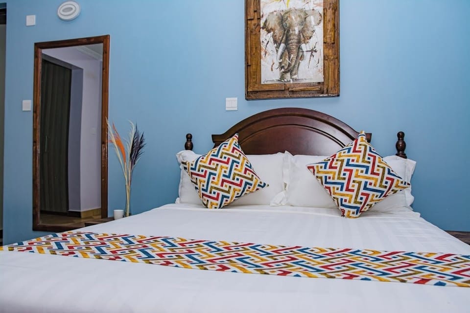 Deluxe Single Room | Free WiFi, bed sheets