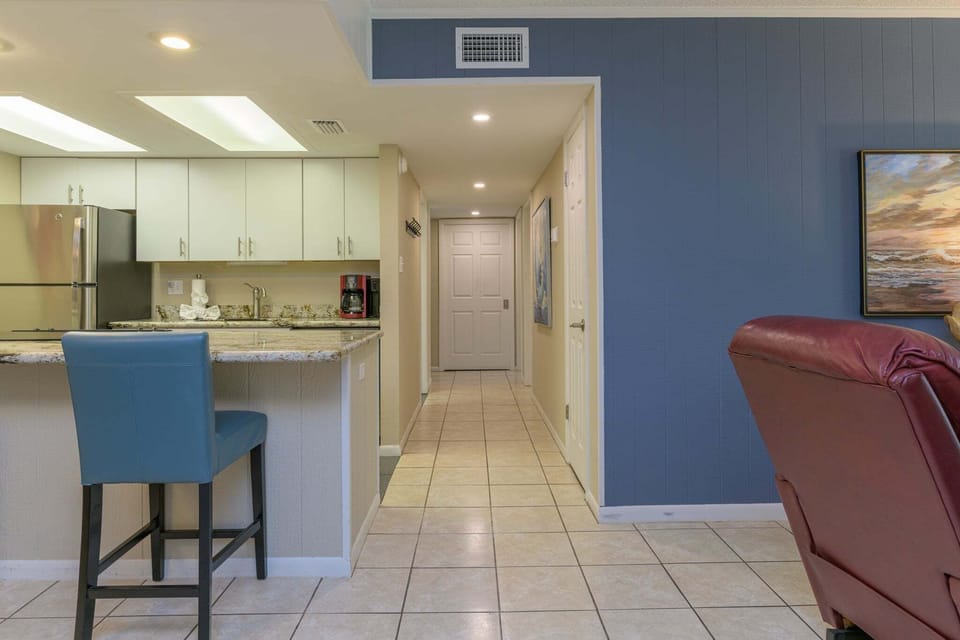 Condo, 2 Bedrooms | Interior