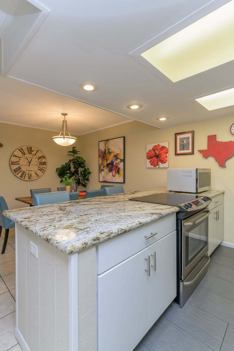 Condo, 2 Bedrooms | Private kitchen | Coffee/tea maker, fridge, oven, stovetop
