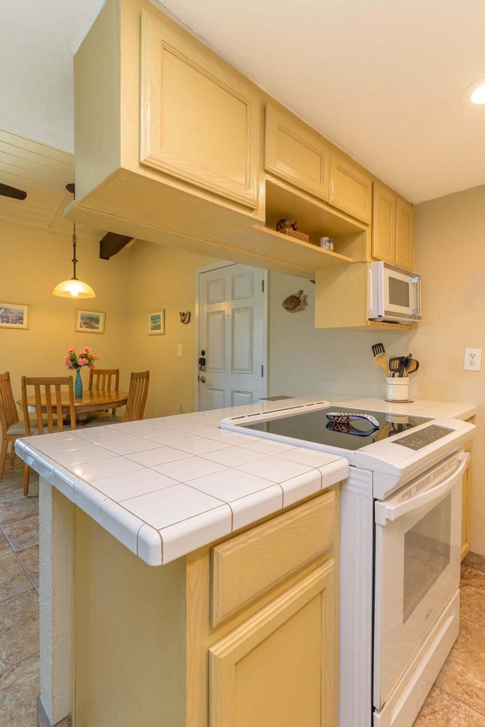 Condo, 1 Bedroom | Private kitchen | Fridge, oven