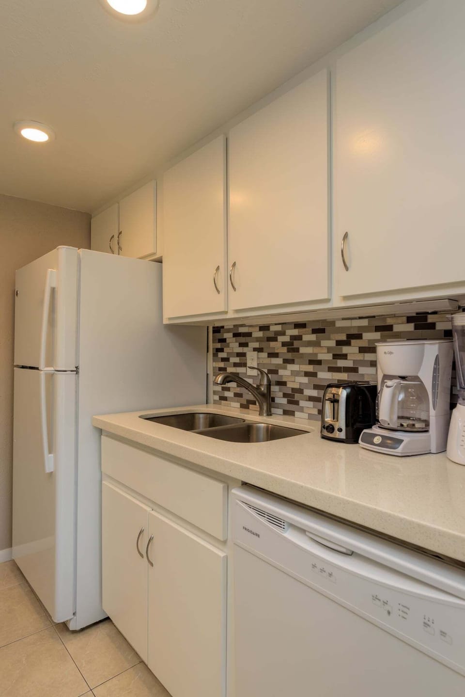 Condo, 1 Bedroom | Private kitchen | Coffee/tea maker, fridge, oven, toaster