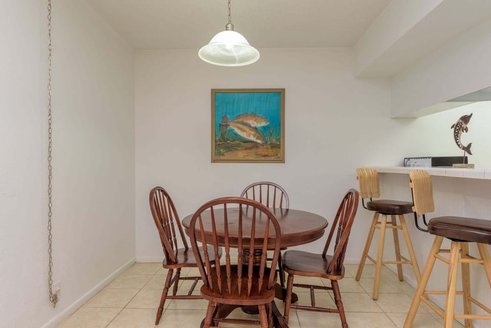 Condo, 1 Bedroom | Dining