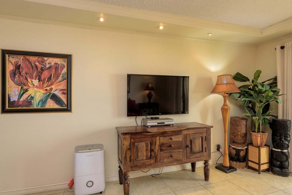 Condo, 1 Bedroom | Interior