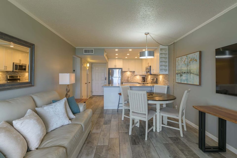 Condo, 1 Bedroom | Interior