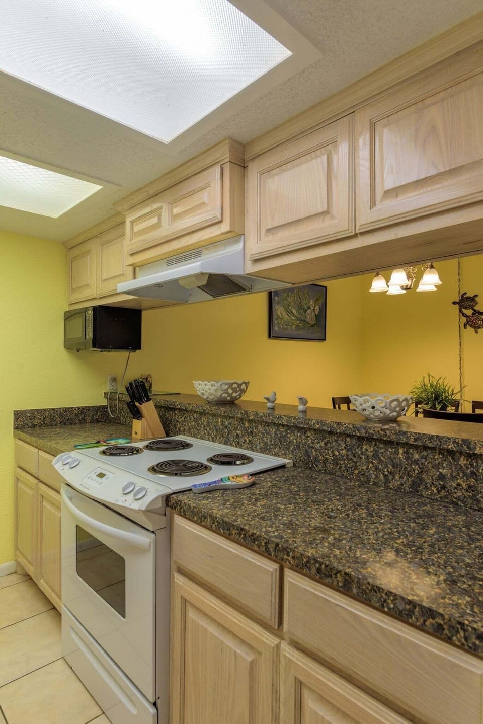 Condo, 2 Bedrooms | Private kitchen | Fridge, oven