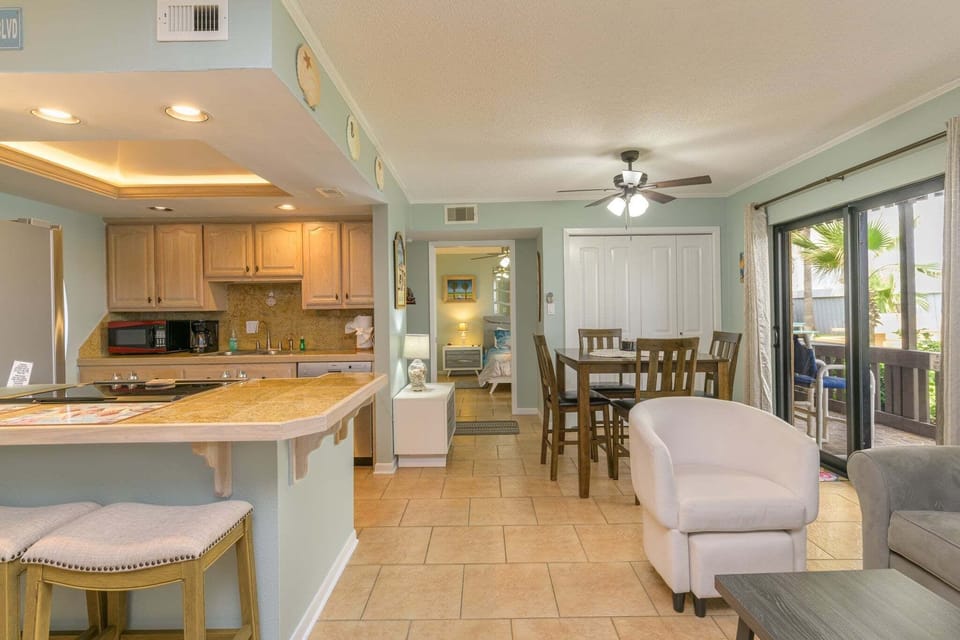 Condo, 1 Bedroom | Interior