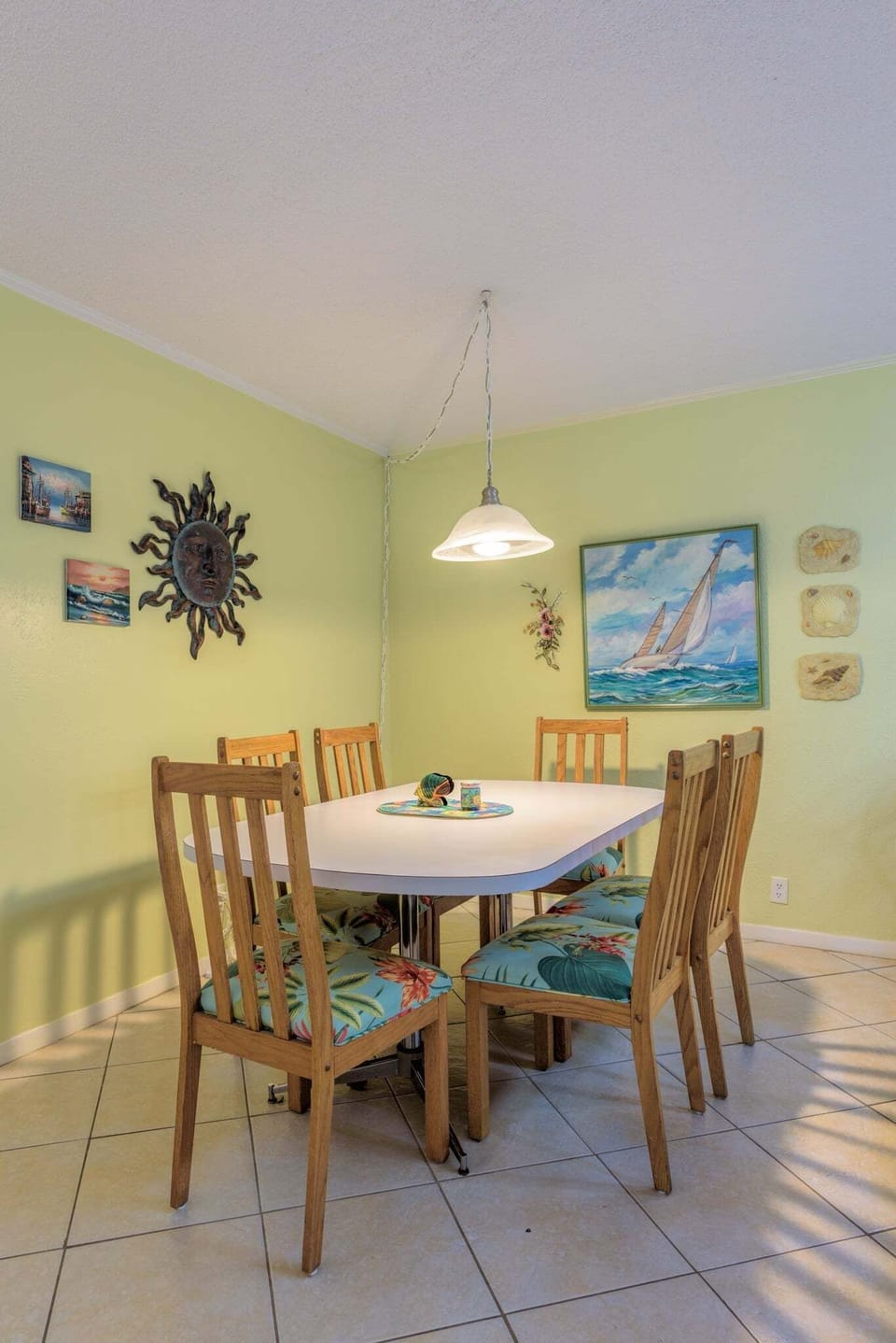 Condo, 2 Bedrooms | Dining