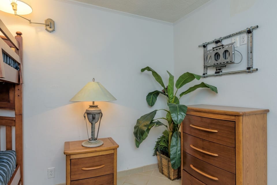 Condo, 3 Bedrooms | Interior