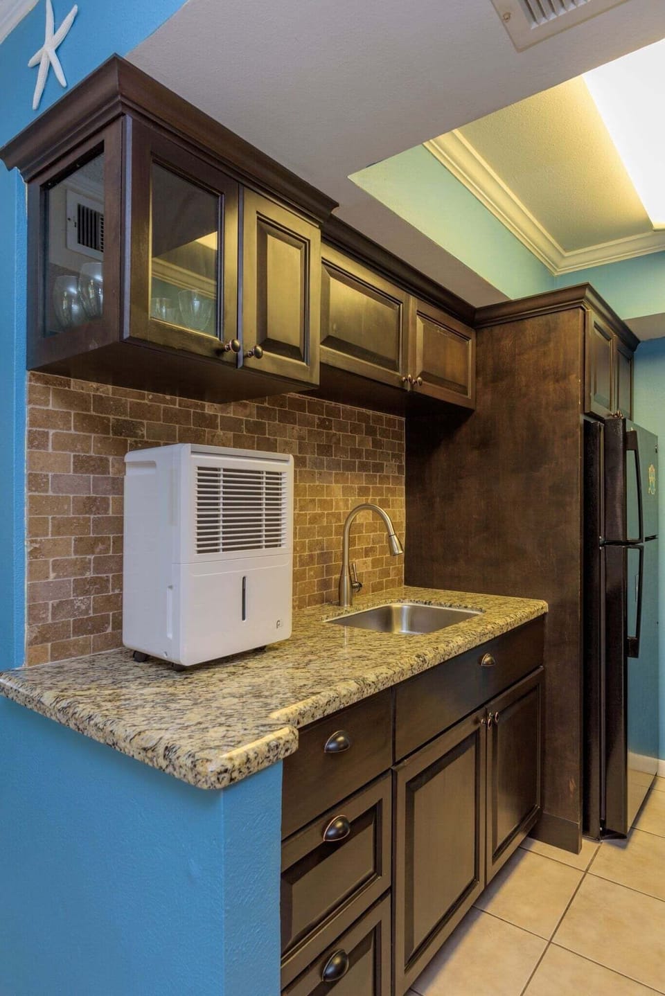 Condo, 1 Bedroom | Private kitchen | Fridge, oven, coffee/tea maker