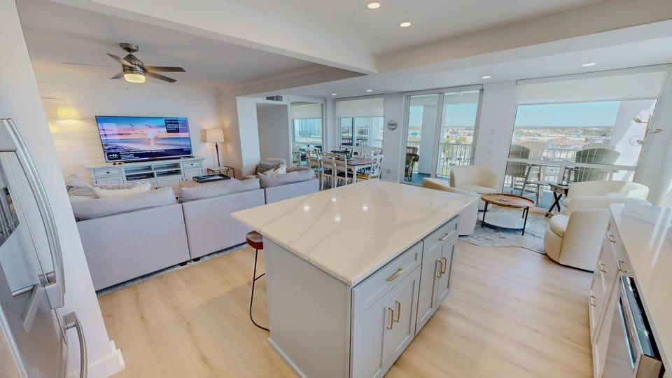 Condo, 3 Bedrooms | Interior