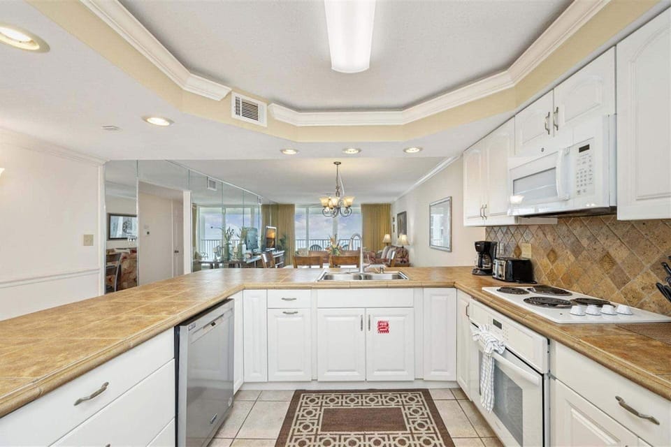 Condo, 2 Bedrooms | Private kitchen | Coffee/tea maker, fridge, oven, stovetop