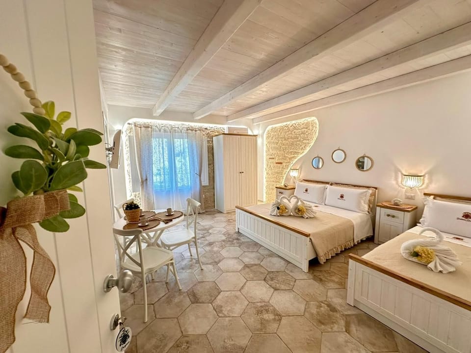 Triple Room, City View | In-room safe, soundproofing, free WiFi