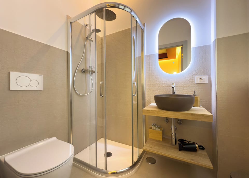 Classic Double Room, Private Bathroom, City View | Bathroom | Shower, hair dryer, towels, soap