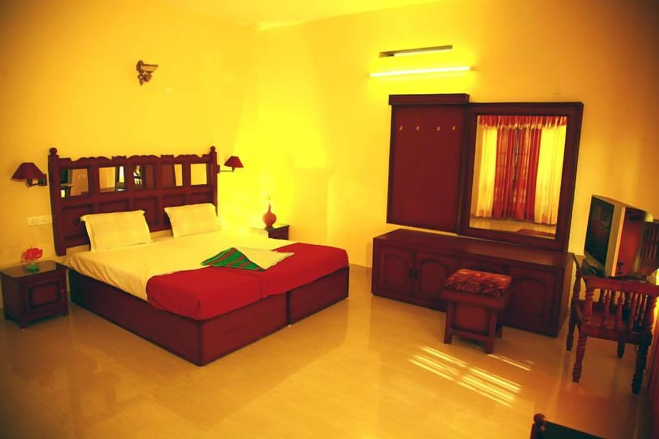 Deluxe Room | Premium bedding, in-room safe, rollaway beds, free WiFi