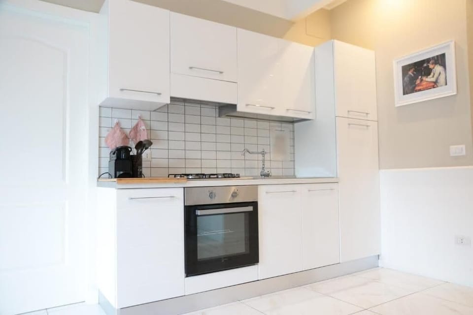 Comfort Apartment, Balcony, City View | Private kitchen