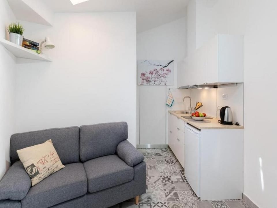 Studio (0 Bedroom) | Interior