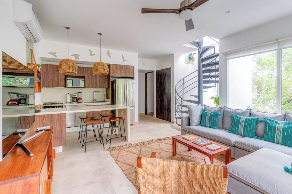Penthouse, 2 Bedrooms, Hot Tub | In-room dining