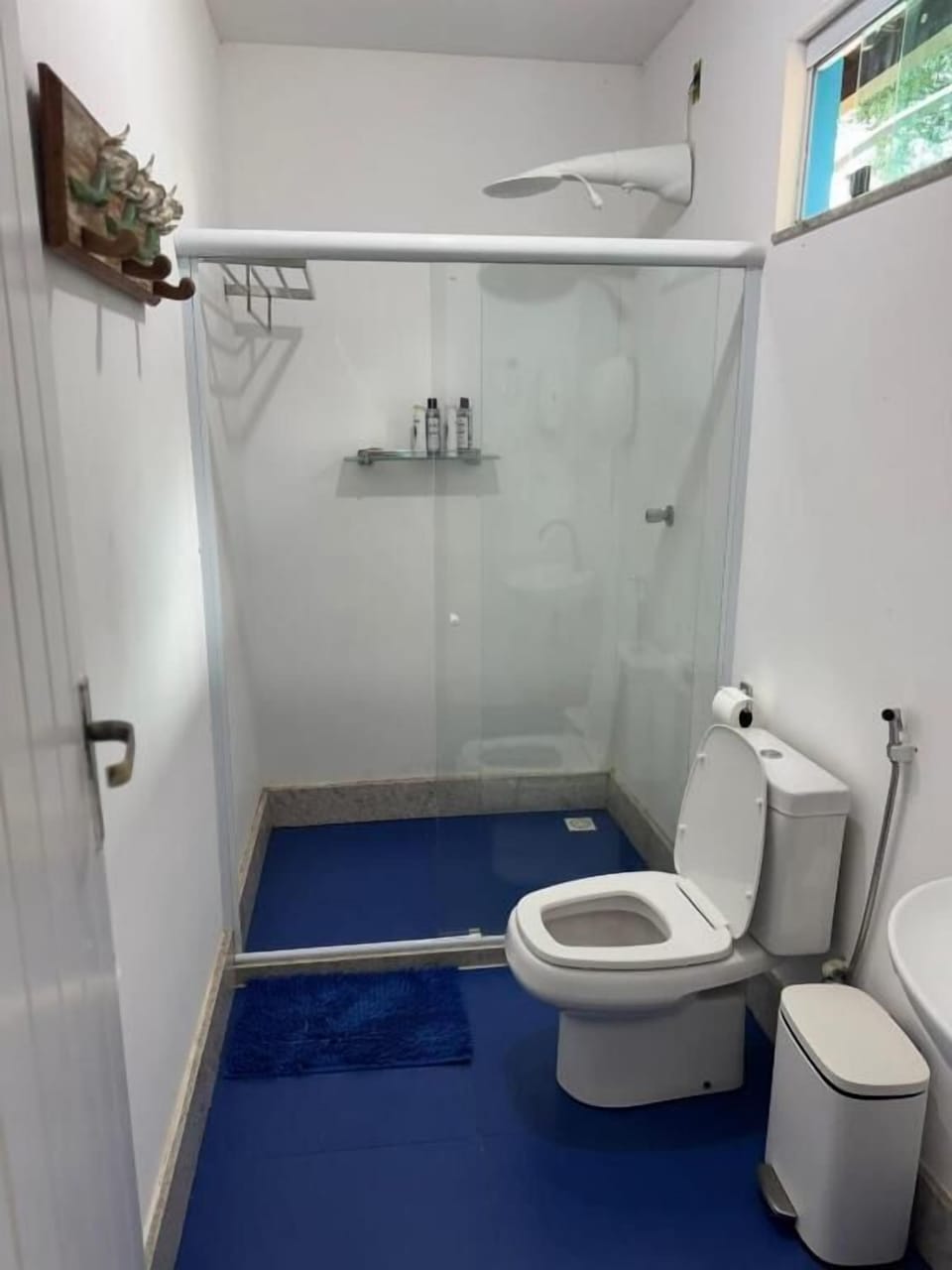 Shower, towels, soap, shampoo