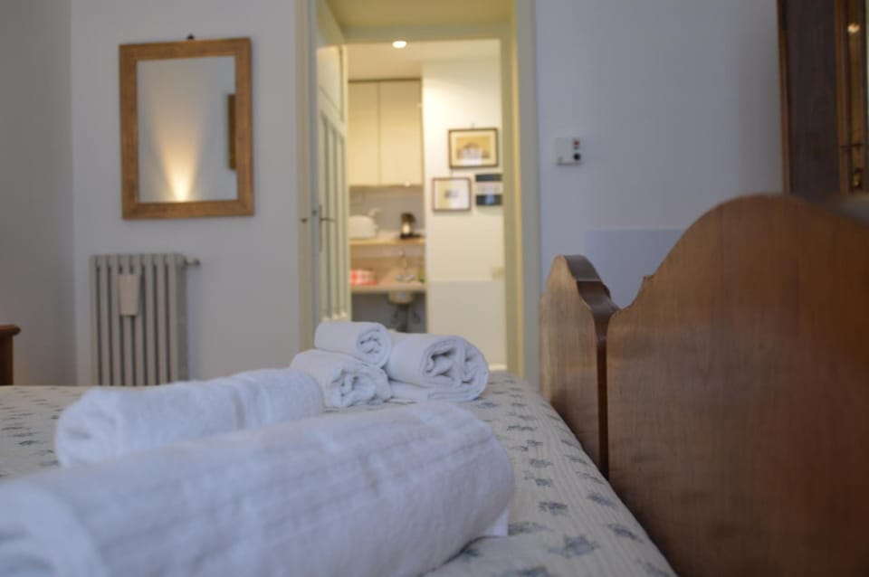 Comfort Double or Twin Room | Free cribs/infant beds, rollaway beds, free WiFi, bed sheets
