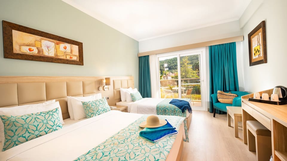 Double or Twin Room | Premium bedding, minibar, in-room safe, WiFi (free)