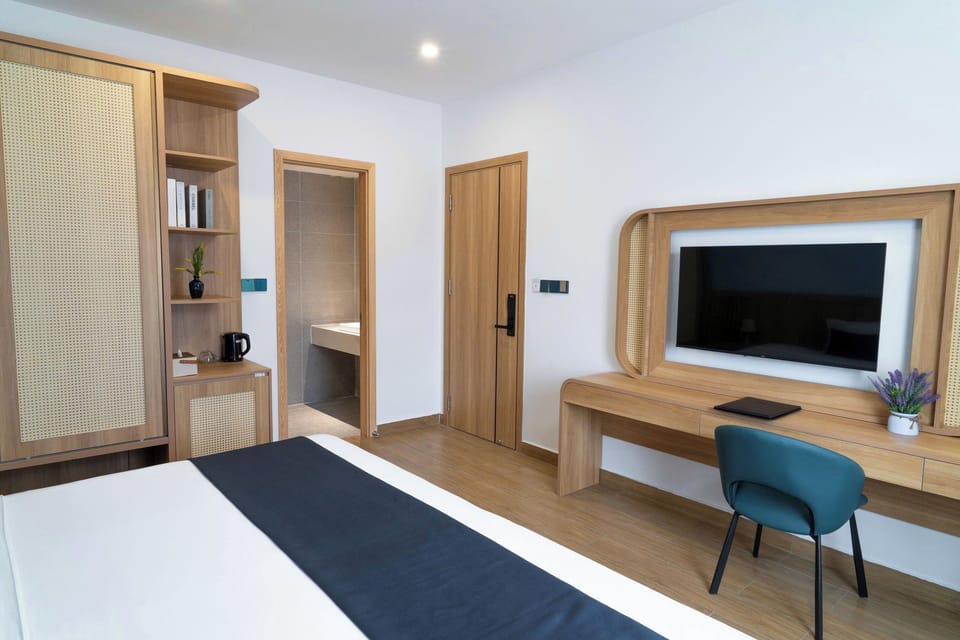 Deluxe Single Room | Desk, WiFi (free)