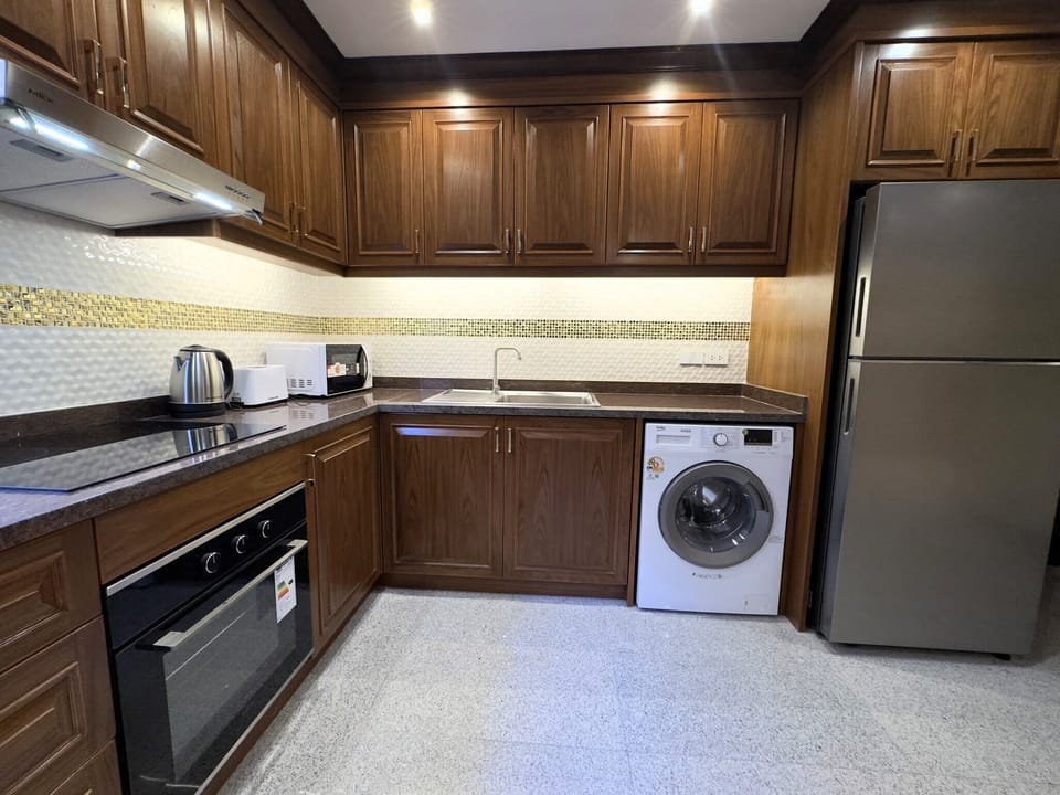 Condo, 2 Bedrooms, Smoking, Balcony | Laundry