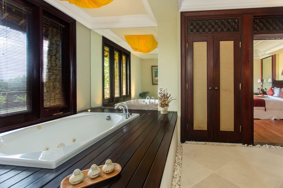 Private spa tub