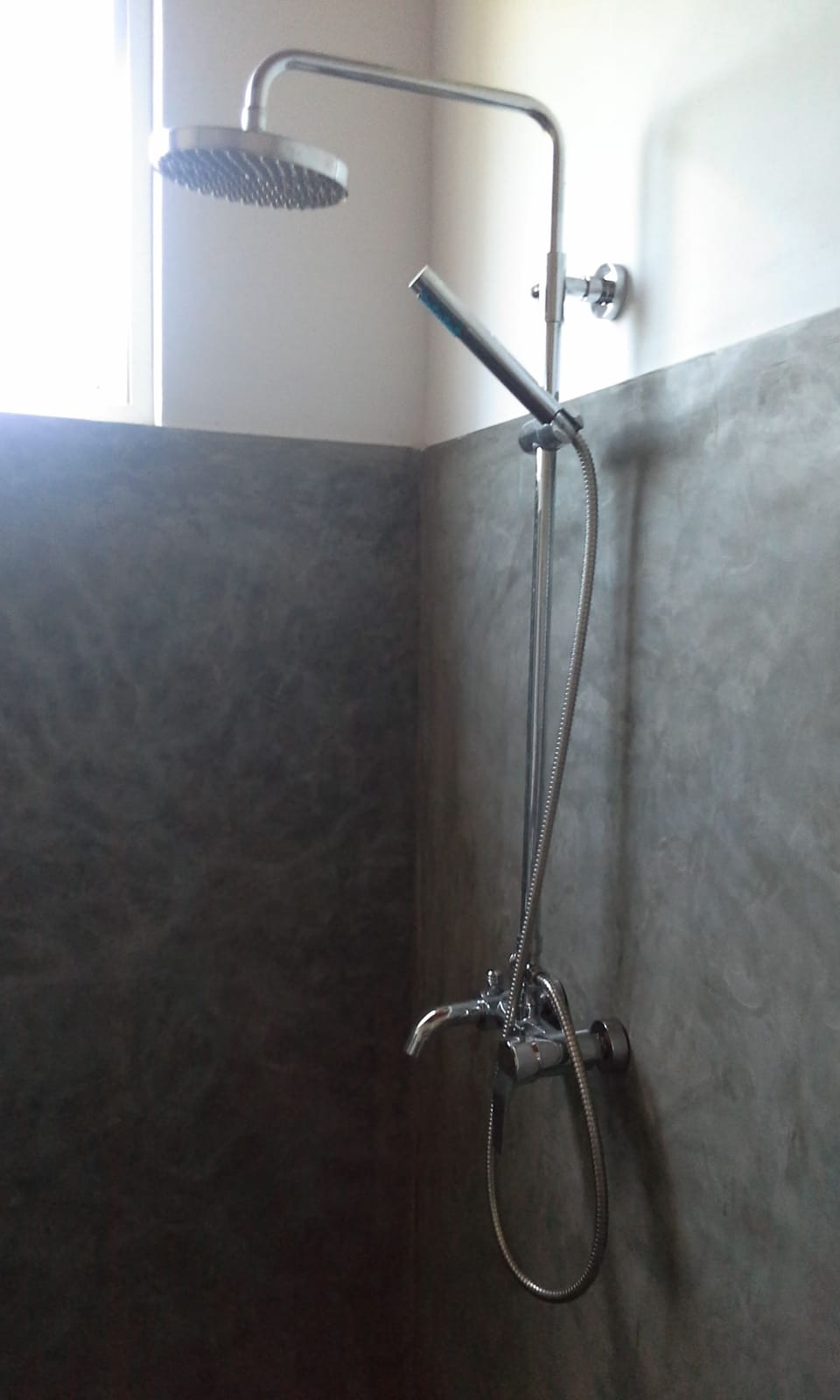 Deluxe Room, Balcony | Bathroom | Shower, free toiletries, hair dryer, towels
