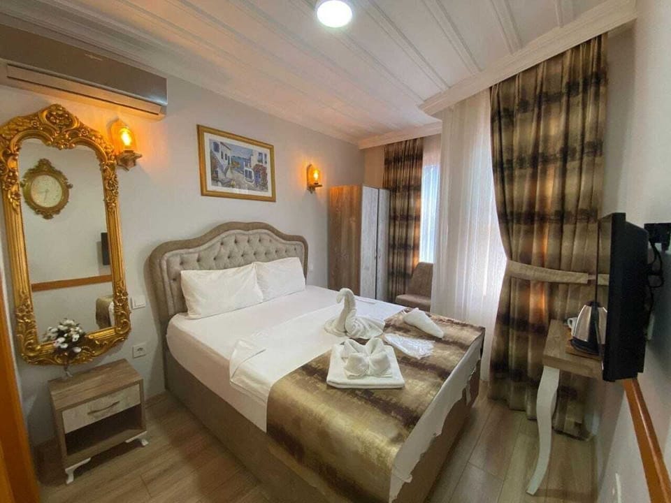 Deluxe Double Room, City View | In-room safe, desk, soundproofing, iron/ironing board (on request)
