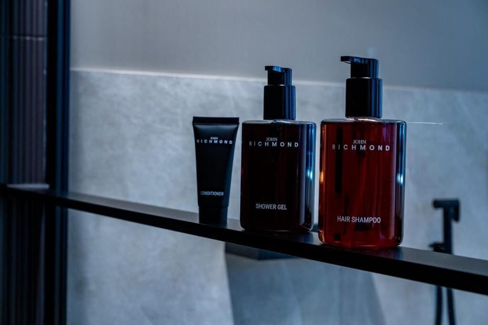 Deluxe Double Room, Non Smoking, Balcony | Bathroom amenities | Bathrobes, slippers, bidet