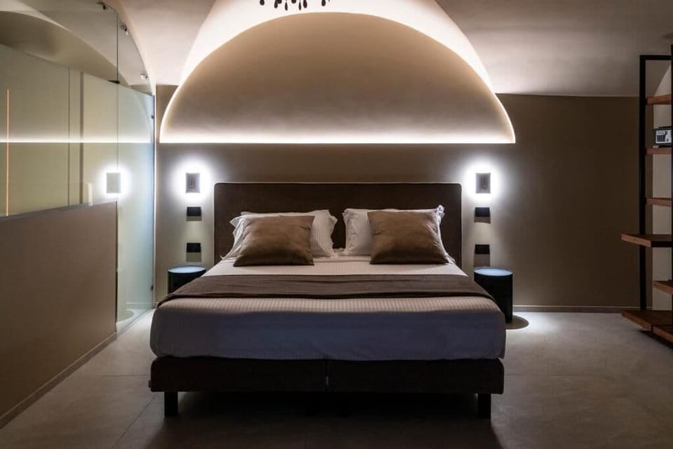 Deluxe Double or Twin Room, Balcony | Free minibar, in-room safe, individually decorated