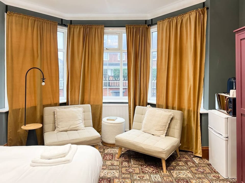 Classic Double Room, Ensuite | Interior