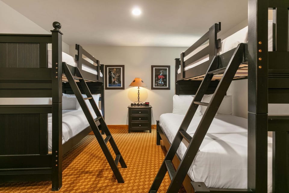 Condo, 4 Bedrooms | 4 bedrooms, WiFi (free)